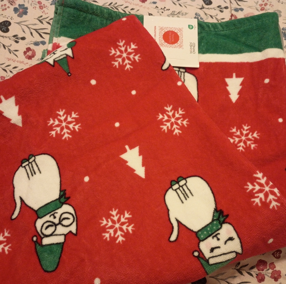 NWT Christmas Cat Bath Towels (2)